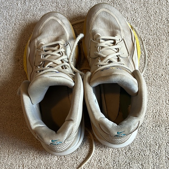 Kyrie infinity US MENS 9.5 - Picture 2 of 4